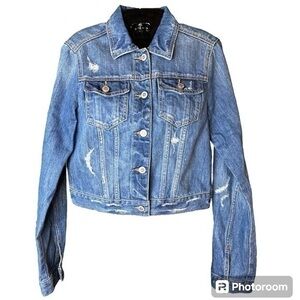 Hollister cropped denim jacket distressed size medium